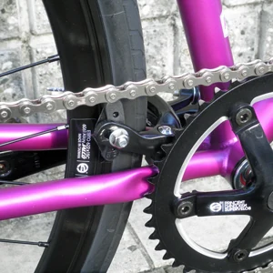 完成車「COMMENCAL ACID」の標準ブレーキ